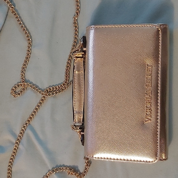 Victoria's Secret Handbags - Nwot victoria's secret trifold gold chain pocketbook